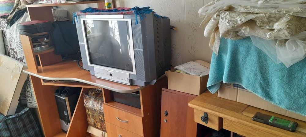 Компьютерный столик, отличное состояние