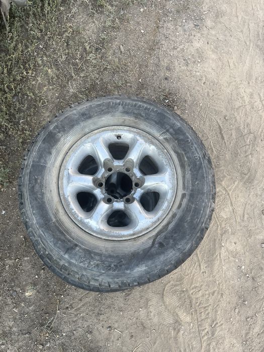 Диски с покрышкой 235/75/15