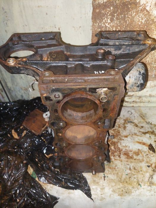 Bloc motor,pistoane,Opel Astra H ,Zafira 1.6 cod 24427722