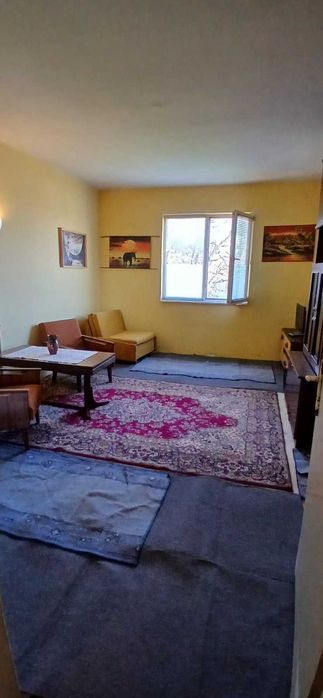 Продавам едностаен апартамент кв."Пинета" ул.Калиакра