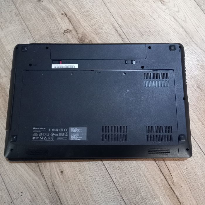 Срочно продам ноутбук на запчасти