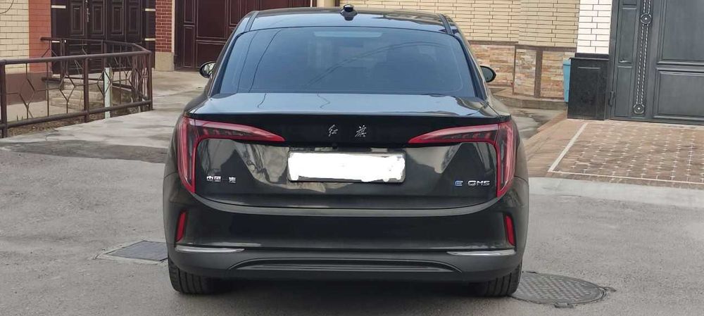 Hongqi EQM5 2024 yil 450km sotiladi