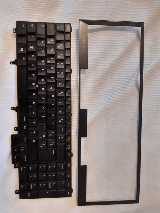 dezmembrez laptop DELL LATITUDE E5530: SSD, Display, DDR, i5-3320M etc