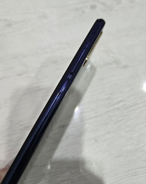 Продам телефон 30000 тг.