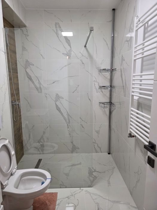 Inchiriez apartament