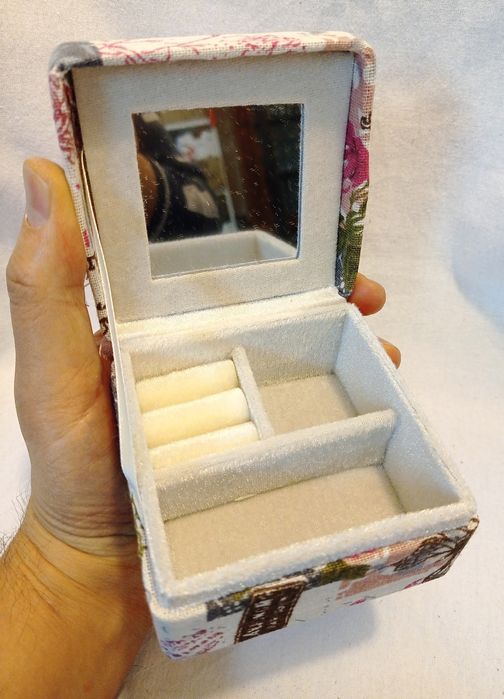 НОВА Детска Кутия за Бижута