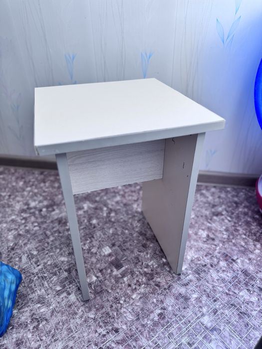 Продам 6 шт табуреток