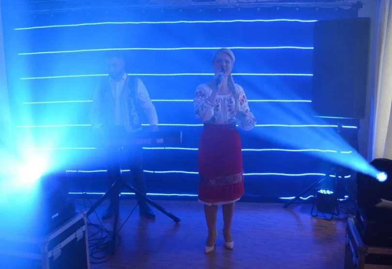 De vânzare 2 movinghead-uri Stairville MH-X200 Pro cu case individual