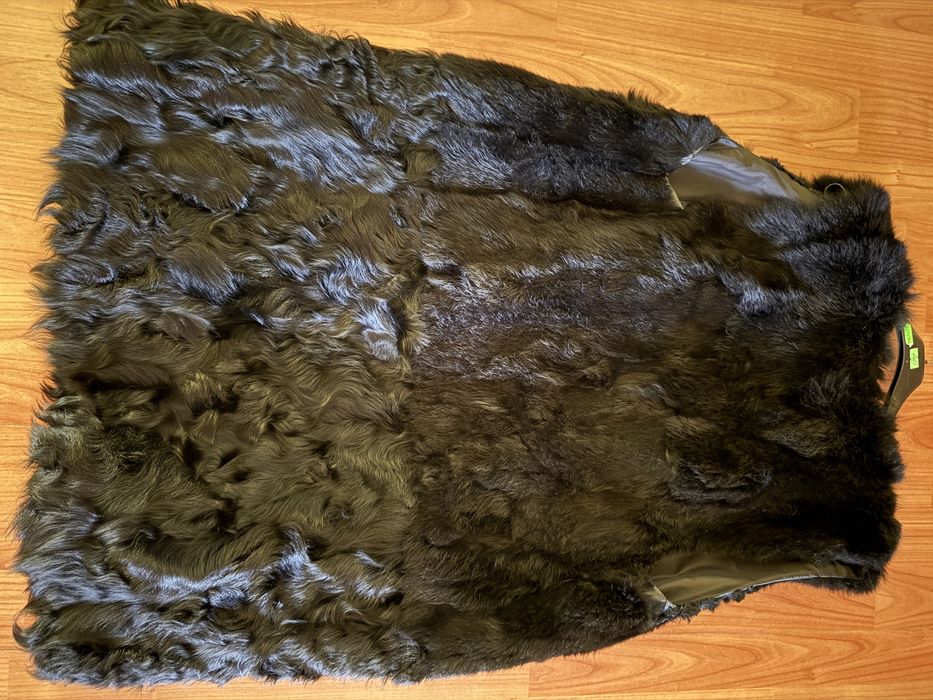 Vesta neagra de oaie si iepure