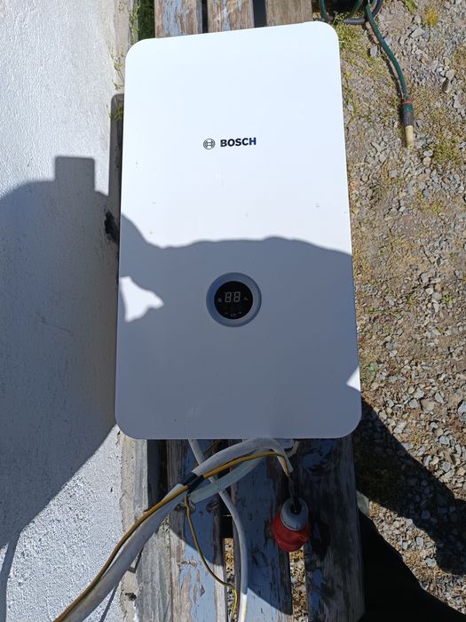 Vând centrală termică pe curent Bosch tronic heat
