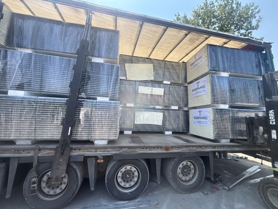 Vand panouri sandwich debitate la lungimi direct din fabrica