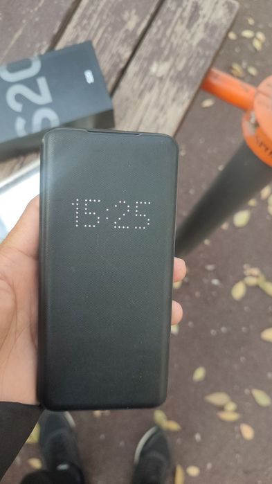 Продаётся samsung s20 есть коробка