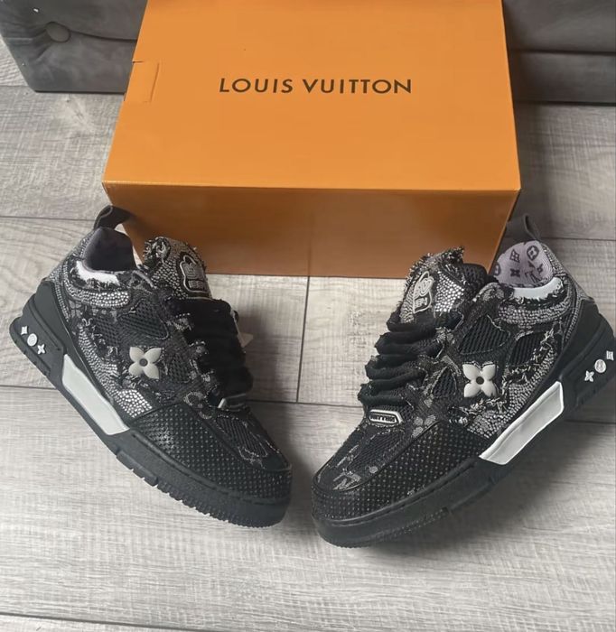 Vand lv skate black noi, cu cutie. Orice marime in stoc!