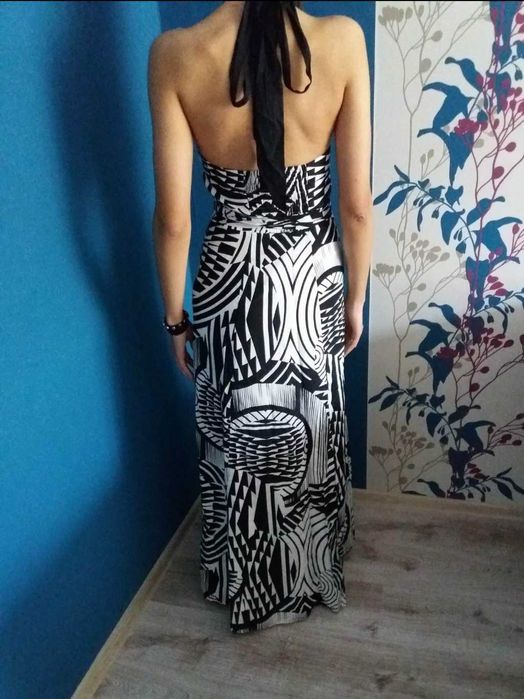 Дълга рокля с гол гръб