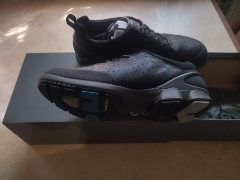 Кроссовки от ECCO