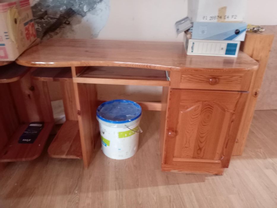 Дървени бюра от масив