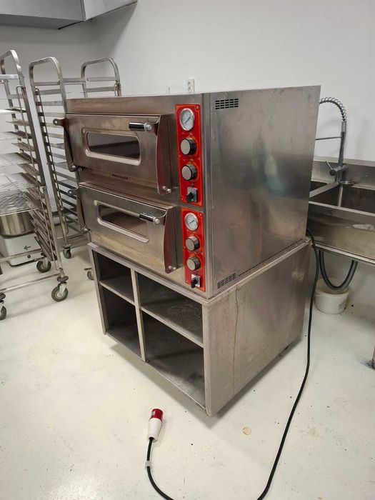 Пица фурна + бонус стойка с колела