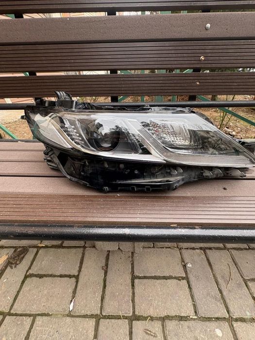 Передний фара Камри 70