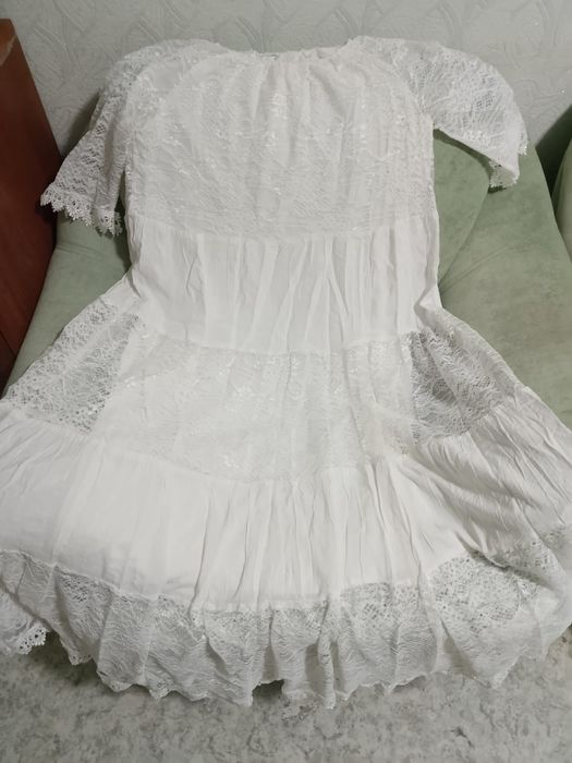 Продам два платья, женские б/у