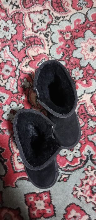 Продам угги натуральные 31р-р.