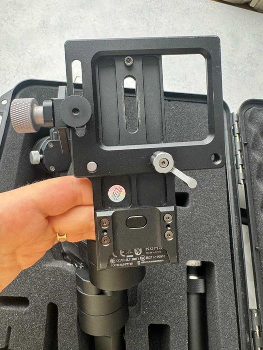 Gimbal Zhiyun Crane 2 cu Dual Handle si Telecomanda - Stabilizator Profesional - Ca Nou