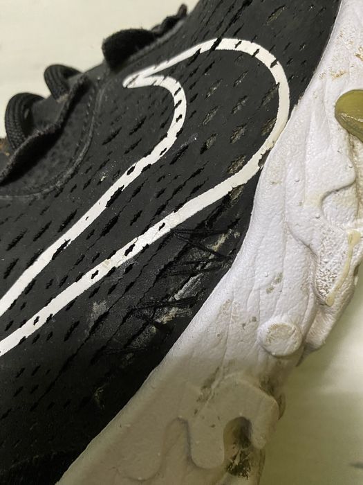 Adidasi nike pe negru !