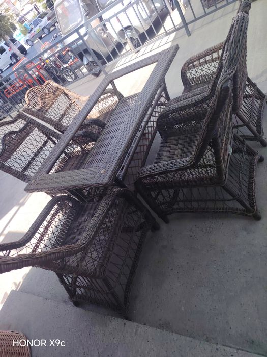 Столы и стулья на заказ из искусственного ротанга