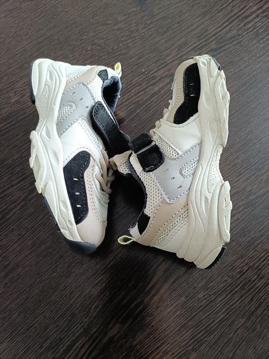 Продам кросовки для мальчика