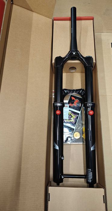 Нова вилка Marzocchi Super Z 170, 38, 29", GRIP X, 44mm Offset