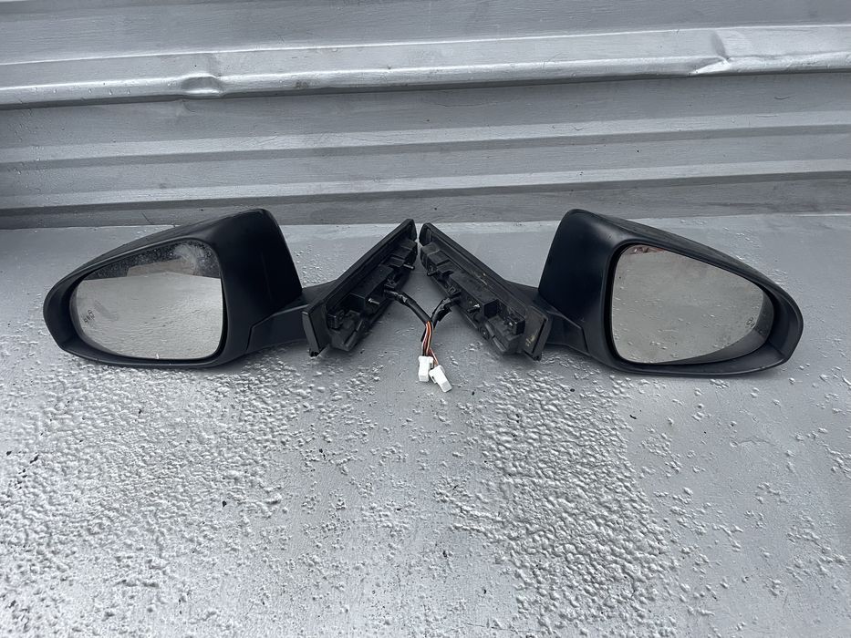 Огледало Тойота Ц-ХР (ogledalo toyota c-hr)