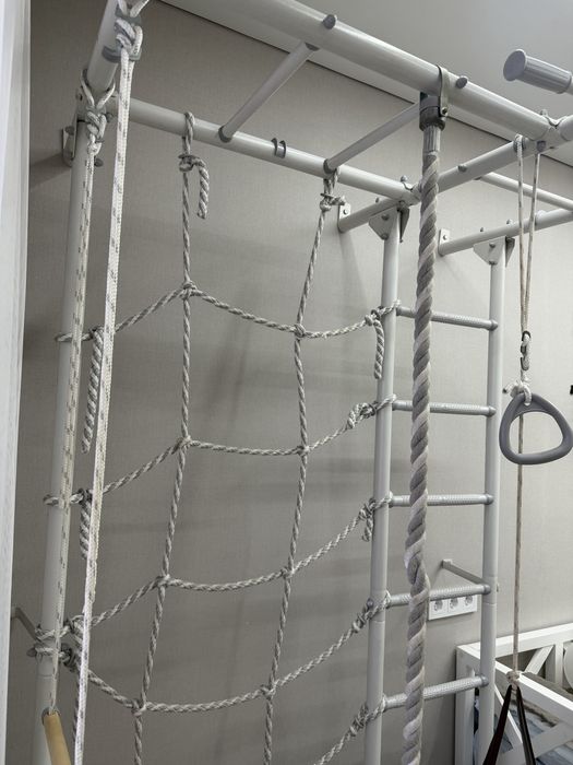 Шведская стенка -Турник