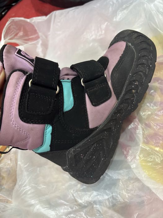 Продам детскую обувь