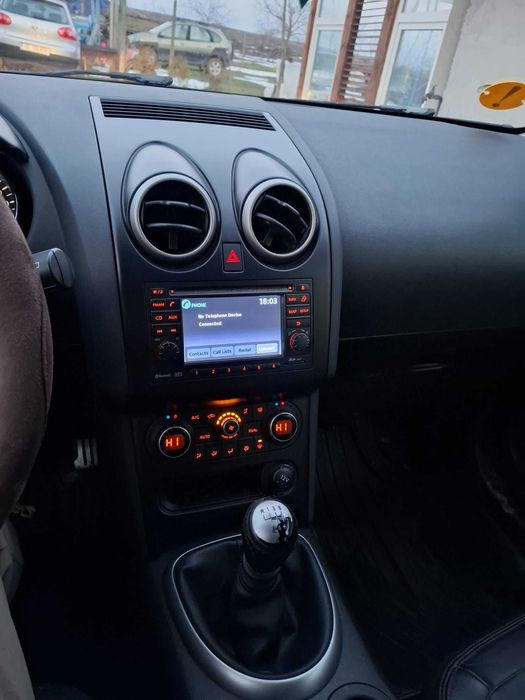 Un autovehicul nissan qashqai j10 1.5 dci