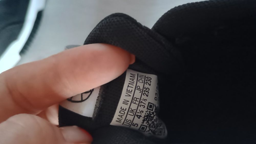 Оригинални кецове Adidas 37,5н