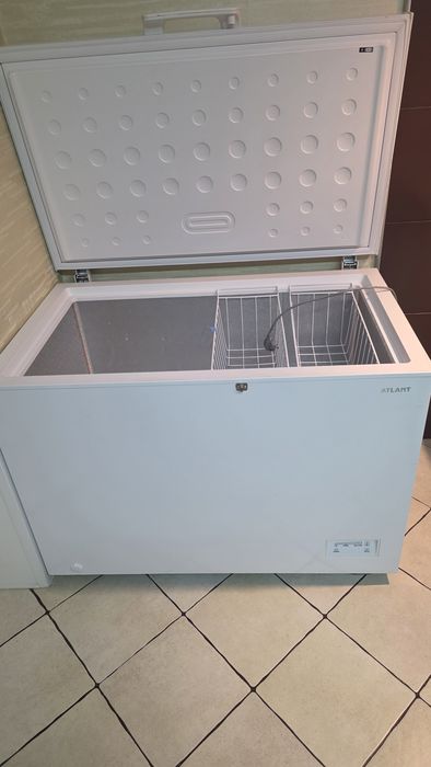 Продам морозильник Атлант