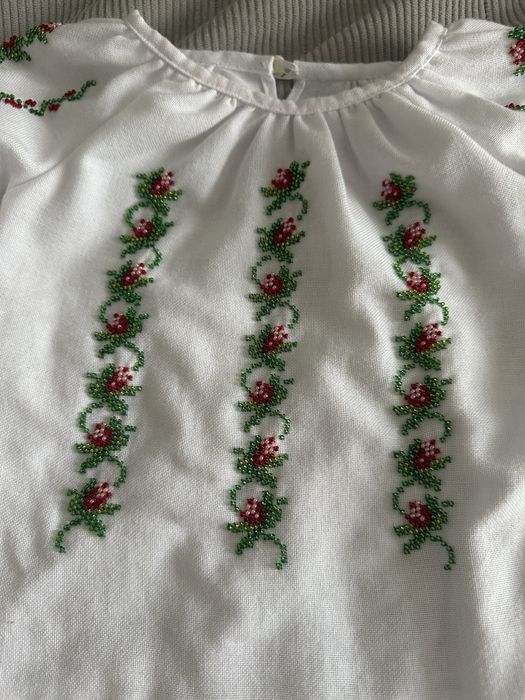 Vand costum popular marimea 86-92 cusut cu margele