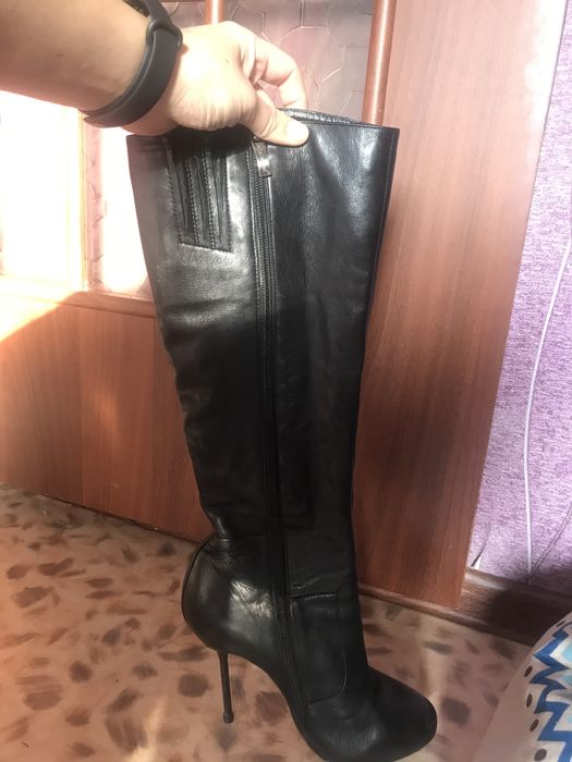 Зимние сапоги.