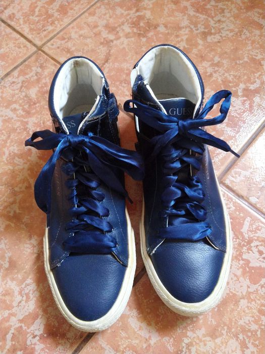 Vând pantofi sport Guess, măr. 38