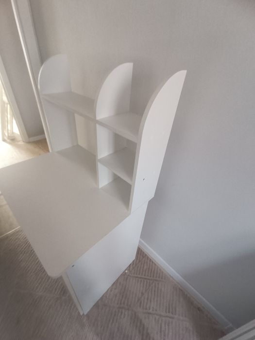 Срочно стол письменный. Сатамын шуғыл түрде!