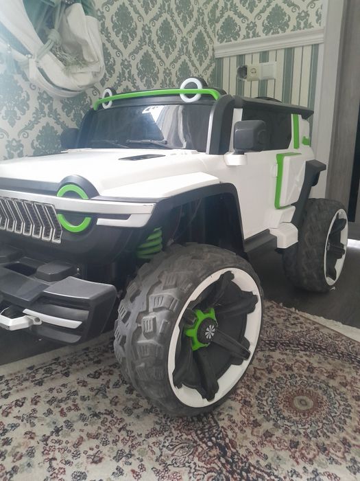 Детский Машина с амартизаторам