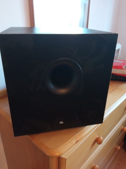 Предлагам запазен Буфер JBL