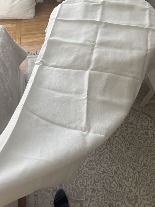 Льяная  белая скатерть