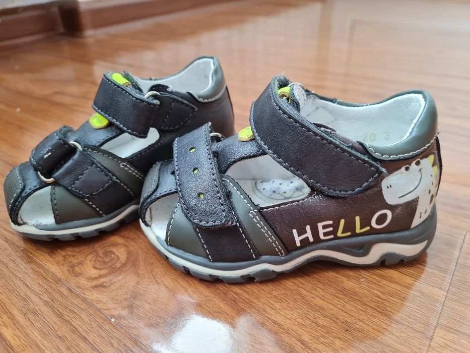 Продам детские сандали