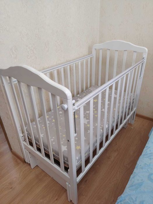 Продам детскую кроватку