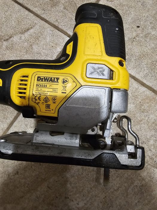 Fierăstrău pendular dewalt brushless