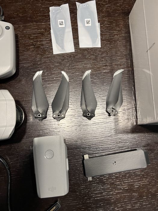Дрон DJI Mavic Air 2 Fly More Combo