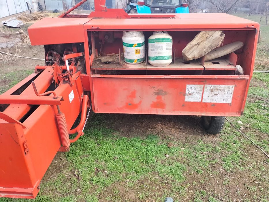 Пресс подборщик. Шөп пресстейтін! Істеп тұр!