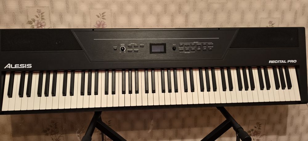 Электронное пианино Alesis Recital PRO