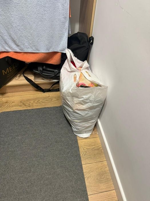 Отдам пакет вещей даром