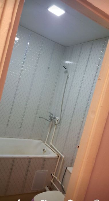 Buxoroda 2-xonali  2-etajda uy ijaraga beriladi.